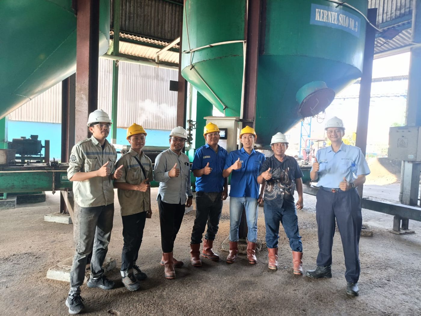 Team photo in front of Kernel Silo No. 3
